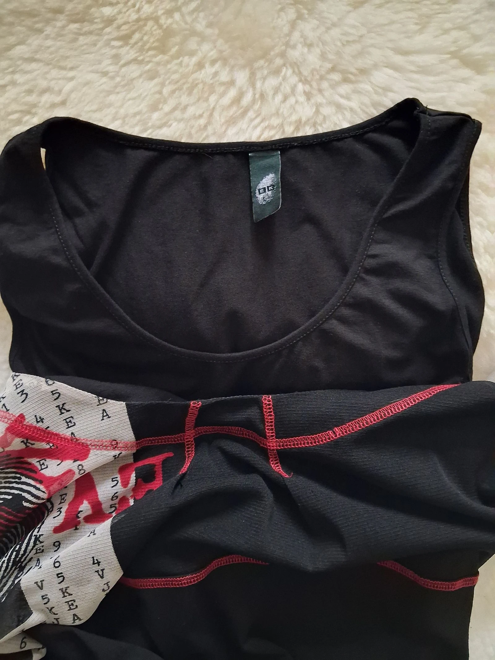 Linda blusa E K preta e vermelha tamanho 40 – photo 6